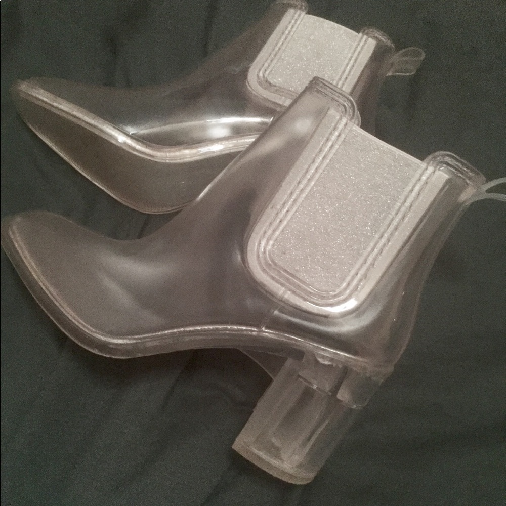 Jeffrey Campbell hurricane booties 👠 ☔️